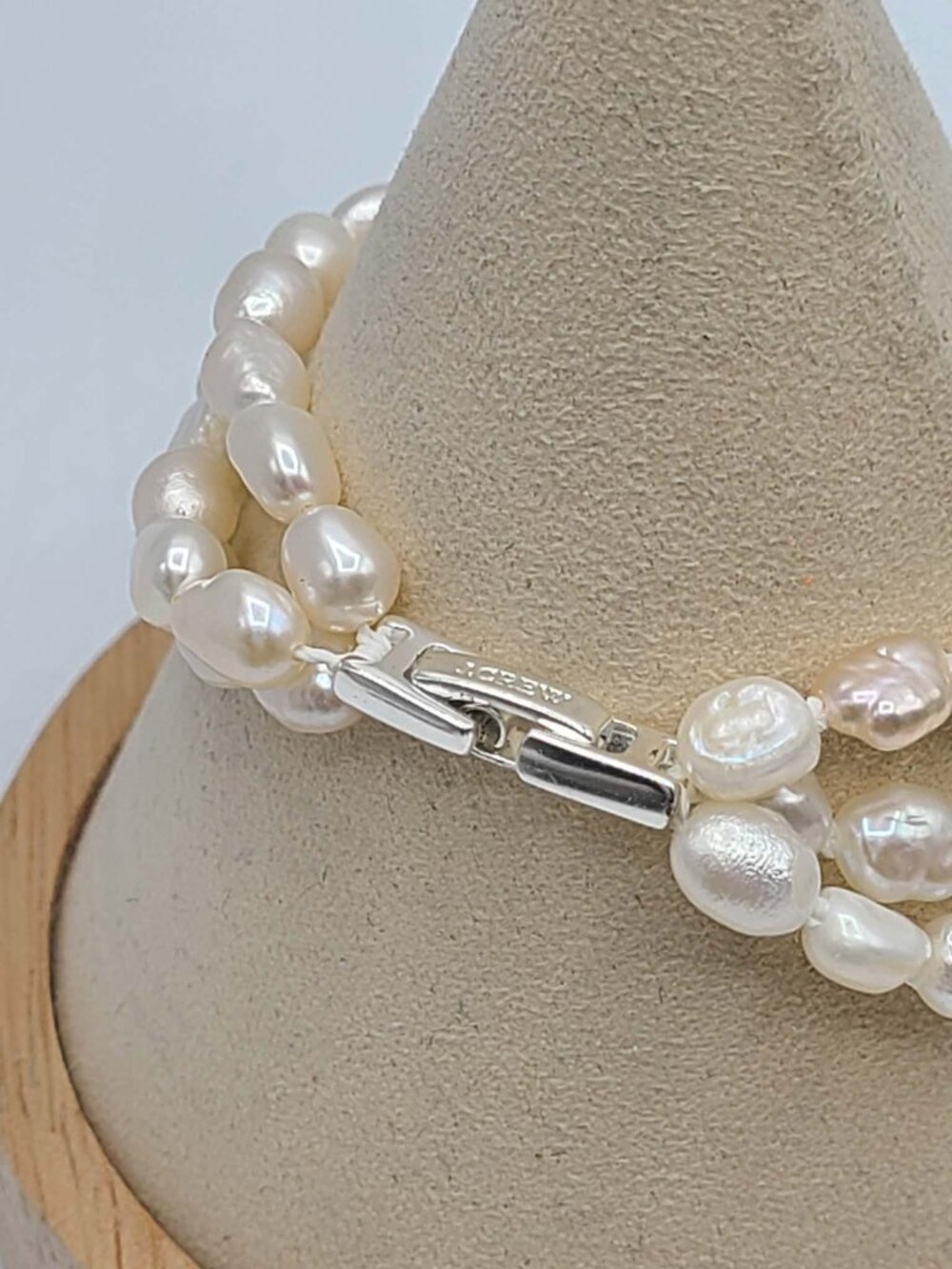 J Crew Three Strand Pearl Bracelet Silver Tone Clasp - Picture 4 of 7